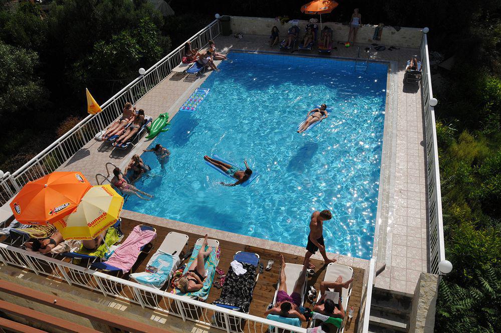 Acropolis Apartments Херсониссос Экстерьер фото