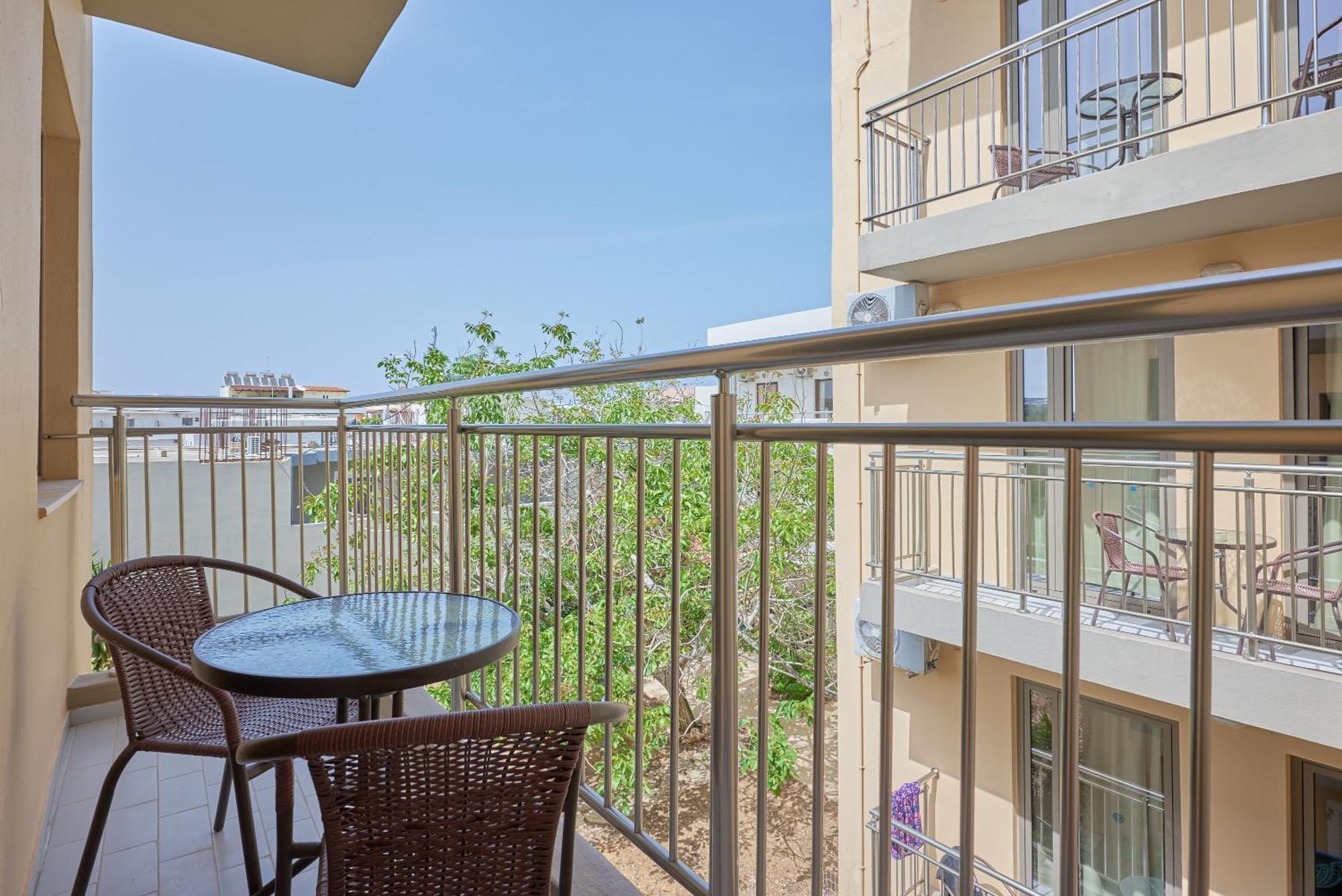 Acropolis Apartments Херсониссос Экстерьер фото