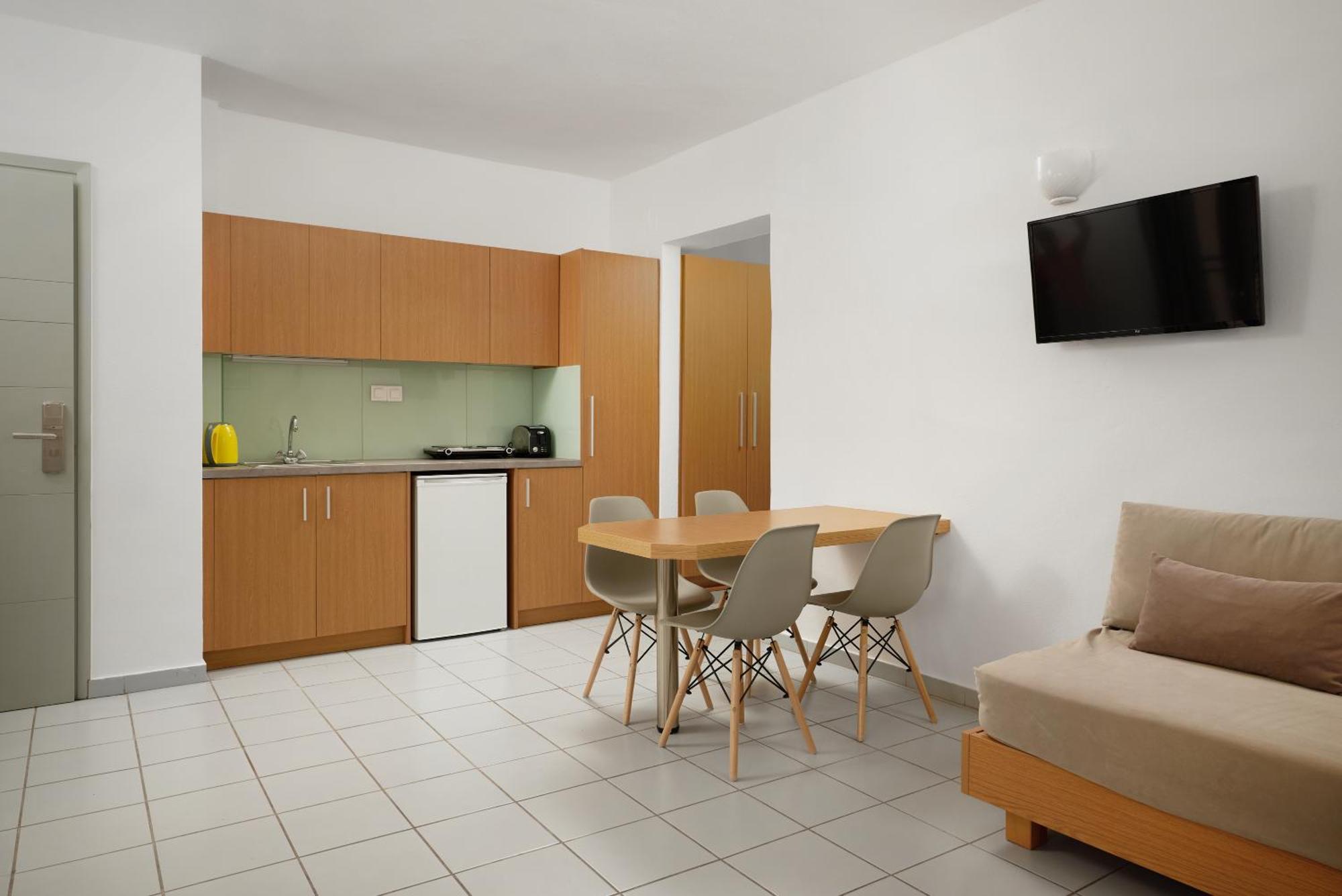 Acropolis Apartments Херсониссос Экстерьер фото