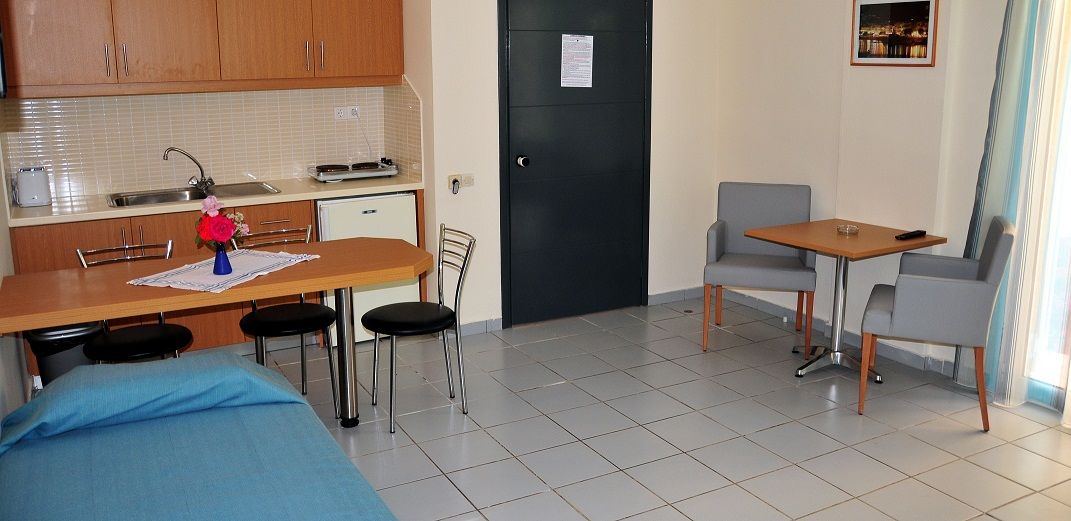 Acropolis Apartments Херсониссос Экстерьер фото