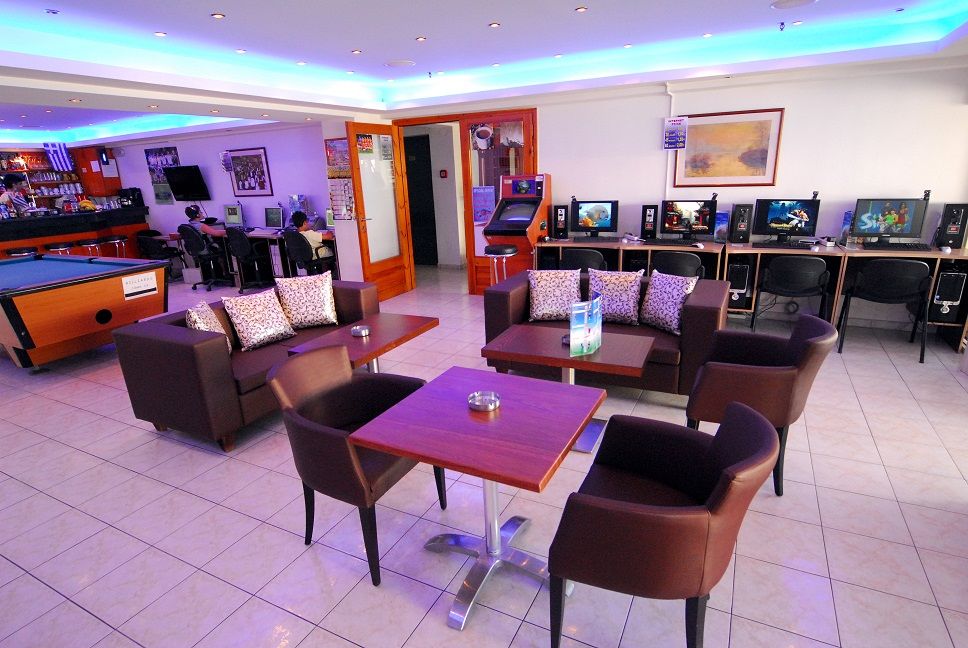 Acropolis Apartments Херсониссос Экстерьер фото