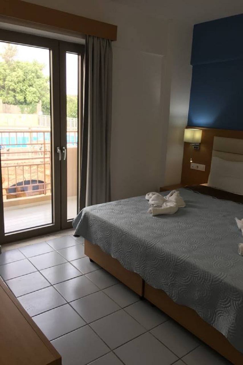 Acropolis Apartments Херсониссос Экстерьер фото